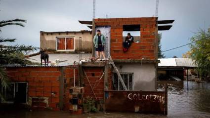 Inundaciones en Argentina dejan dos muertos y miles de evacuados