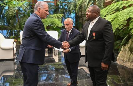 Presidente cubano recibió las cartas credenciales de nuevos embajadores