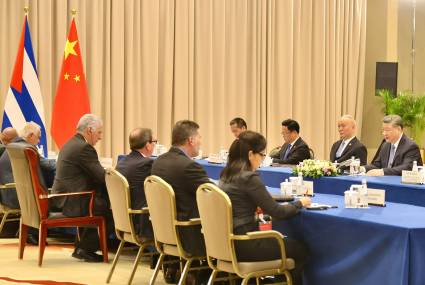 Presidente cubano, Miguel Díaz-Canel se reúne con su homólogo Xi Jinping.