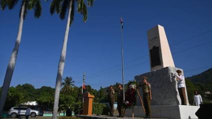 Celebran triunfo del naciente Ejército Rebelde en El Uvero