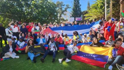Con la alegría y el compromiso renovados, los representantes de las juventudes democráticas del mundo tienen ante sí la responsabilidad de pensar y, sobre todo, actuar, desde la Federación, «como una sola voz, un solo movimiento y una sola fuerza contra el imperialismo».