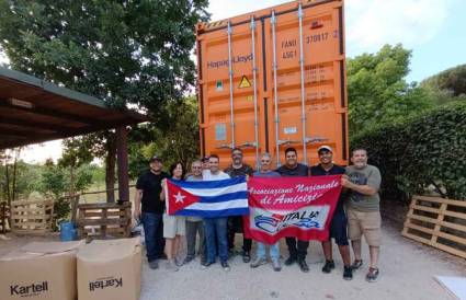 Grupos solidarios envían donación de equipos médicos a Cuba