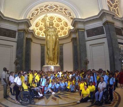 Delegados e invitados a la Asamblea Nacional Aniversario 64 de la Organización de Pioneros José Martí
