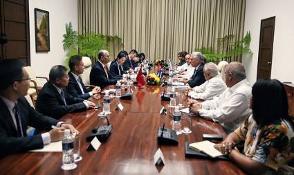 La víspera, Díaz-Canel sostuvo un encuentro con el compañero Qiu Xiaoqi, representante especial del Gobierno de la República Popular China para Asuntos Latinoamericanos.