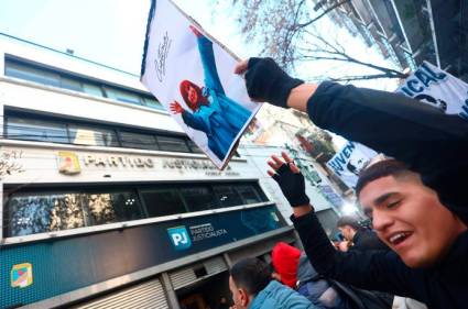 El peronismo se movilizó, y jubilados, estudiantes, movimientos sociales y sindicatos marcharon contra la proscripción a Cristina Kichner.