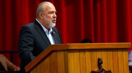 El Primer Ministro reconoció que, «a pesar de la amplia labor desarrollada, tenemos una gran insatisfacción al no lograr los resultados esperados en los asuntos más sensibles que afectan a nuestro pueblo»