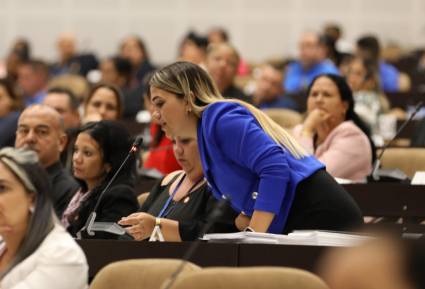 Los 440 diputados presentes en la sesión dieron el sí mediante votación nominal a la reforma