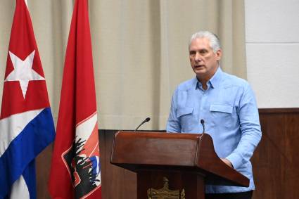 Miguel Díaz-Canel en el X Pleno del Comité Central del Partido Comunista de Cuba