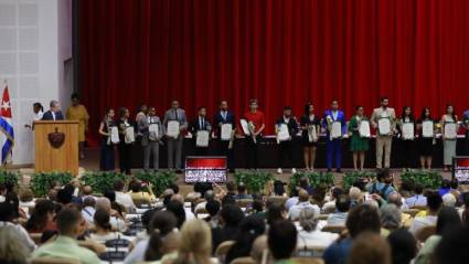 Estudiantes y jóvenes investigadores y tecnólogos