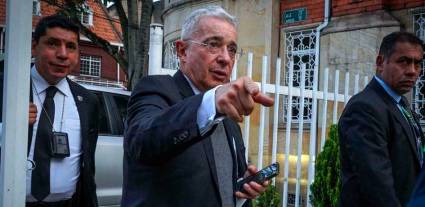 Tras ser condenado en primera instancia, la defensa del expresidente colombiano Álvaro Uribe cuenta ahora con cinco días hábiles para presentar un recurso de apelación ante el Tribunal Superior de Bogotá