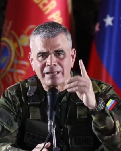 Padrino López advirtió que las Fuerzas Armadas se preparan para responder ante cualquier ataque de EEUU.