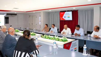 Encuentro oficial entre representantes del Ministerio de Justicia cubano y directivos de la plataforma india DigiLocker