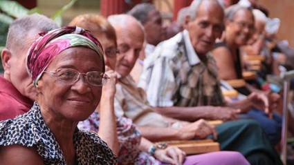 Jubilados y pensionados cubanos