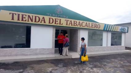 Tienda destinada exclusivamente al sector tabacalero