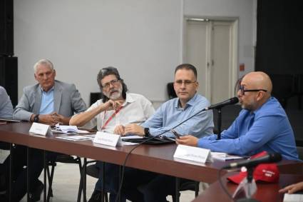 Red de intelectuales en defensa de la humanidad