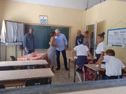 Presidente cubano recorre zonas de Guantánamo afectadas por intensas lluvias