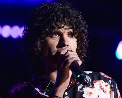 A los 17 años Bryan se percató de que el mundo de la música no era solo un hobby, sino su futuro.