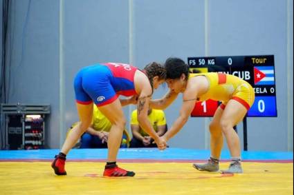 Daniela Osorio (izquierda) fue una de las que mejor lució en Venezuela.