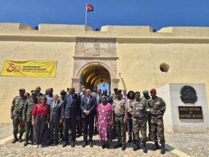 Esteban Lazo concluye visita oficial a Angola