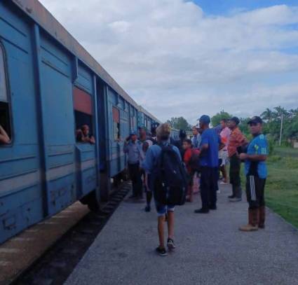 Evacuación de pobladores de Guamo