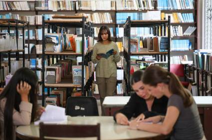 La institución trabaja por formar profesionales altamente calificados y comprometidos con la Revolución.