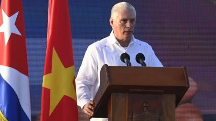 Presidente cubano en la apertura constructiva del parque fotovoltaico Vista Alegre