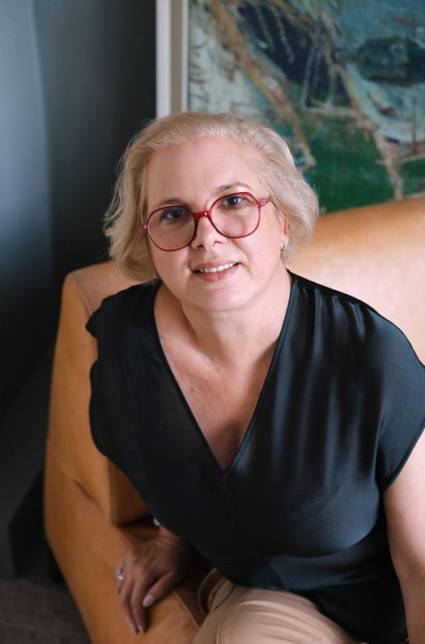 Annie Canavaggio contribuye a crear la memoria histórica de su país. Foto: Cortesía de la entrevistada