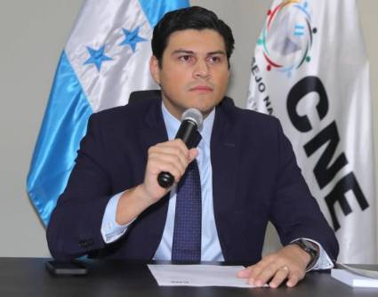 El consejero electoral Marlon Ochoa lanzó una grave denuncia sobre la integridad del reciente proceso electoral