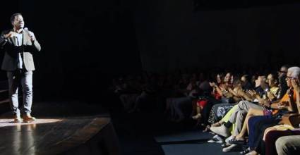 Kike Quiñones, quien, durante muchos años fuera director del Centro Promotor del Humor, estará al frente del espectáculo que los humoristas regalan al teatro Karl Marx