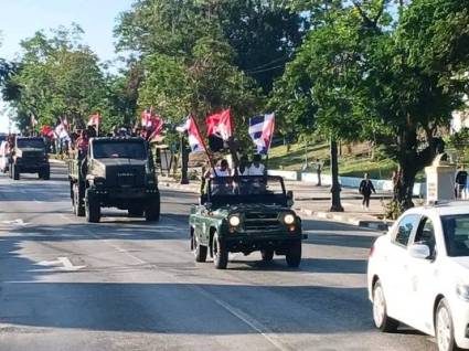 Jóvenes santiagueros reeditaron la partida de la Caravana de la Libertad
