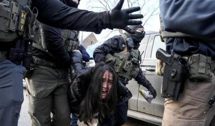 Continúan las protestas callejeras y las redadas migratorias en barrios de Minneapolis