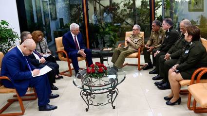 Recibe Raúl al Ministro del Interior de la Federación de Rusia