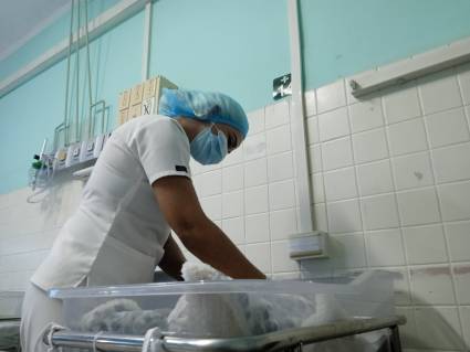 A la sala de neonatología del hospital pediátrico José Luis Miranda llegaron 388 recién nacidos el pasado año, y el índice de supervivencia fue del 99,8 por ciento.