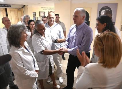 Visita de Miguel Díaz-Canel al Hospital Pediátrico Docente Juan Manuel Márquez