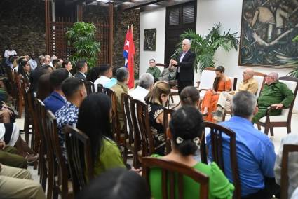 Encuentro de Miguel Díaz-Canel con jóvenes destacados