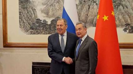 Cancilleres de Rusia y China