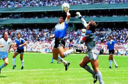La mano de dios de Diego Armando Maradona contra Inglaterra pasó a la historia como uno de los goles más icónicos de todos los tiempos.