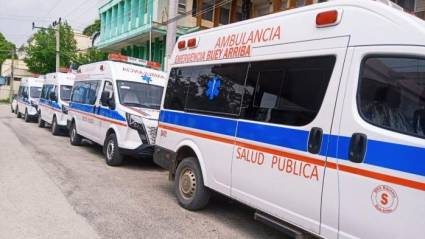 Este lote se suma a otras cuatro ambulancias llegadas en enero de este año a Granma, adquiridas con el presupuesto estatal de 2025 y destinadas a los municipios de Bayamo, Jiguaní, Manzanillo y Niquero.