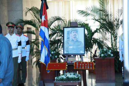 Toda Cuba rinde tributo hoy al Comandante de la Revolución, nacido en Artemisa, en el año 1932.