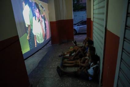El cine móvil es hoy una alternativa para el disfrute de nuestros niños, adolescentes  y jóvenes, para la familia toda.