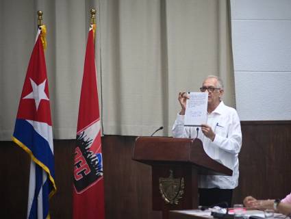 Una fortaleza de este proceso es que el líder al frente de la Revolución, Raúl Castro Ruz, haya hecho suya la propuesta presentada.