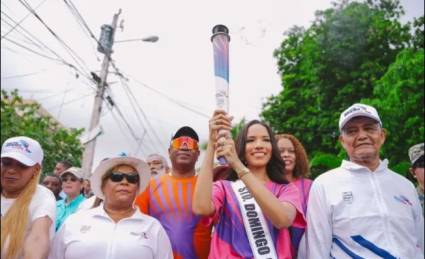 La antorcha de los Juegos Centroamericanos y del Caribe de Santo Domingo ha recorrido ciudades que hermanan a República Dominicana y Cuba por la historia. Foto. Proceso.com.do