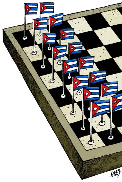 El guion no varía, aunque sí se perfecciona para inducir, sin disparar un arma, los cambios políticos.