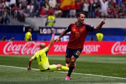 Cucurella puso el toque, Mikel el gol, y España la fiesta