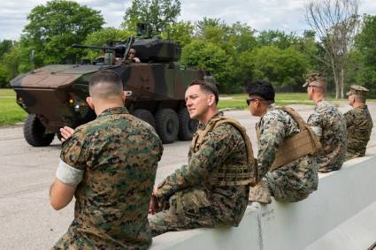El secretario de Guerra en EE. UU. aboga por la masculinidad a ultranza como requisito de permanencia en el ejército