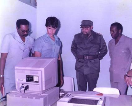 Fidel acompañado del presidente de Angola, Jose Eduardo Dos Santos, en el Ipvce artemiseño.