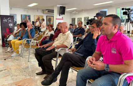 La jornada, inscrita en el programa Arte Fiel dedicado al centenario de Fidel y al aniversario 65 de la Uneac, reafirmó el compromiso de la organización con la cultura, la memoria y la crítica, y demostró que los medios siguen siendo un terreno fértil e imprescindible para fortalecer la identidad nacional.