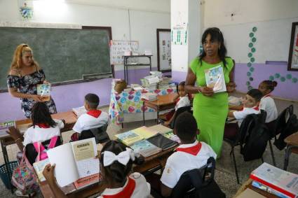 Inicio del curso escolar en Cuba