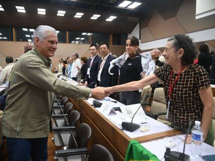 Primer Secretario del Comité Central del Partido y Presidente de la República, Miguel Díaz-Canel Bermúdez, asiste a inauguración del 24to. Encuentro Internacional de Partidos Comunistas y Obreros (EIPCO)
