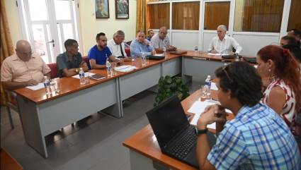 Visitó Díaz-Canel la Empresa Eléctrica de La Habana